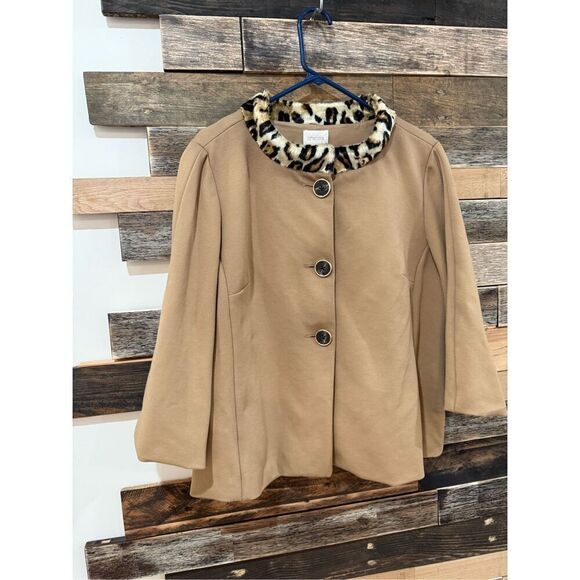 Chicos Jacket Tan Brown Faux Fur Collar Buttons 3/4 Sleeves Sz 2 or large - Picture 2 of 7